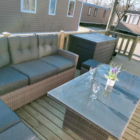 Bj Chalets - De Rug 1 - Vakantiepark Lauwersoog - Luxe Chalet Met Vaatwasser! Vroege Incheck! Eksteriør billede