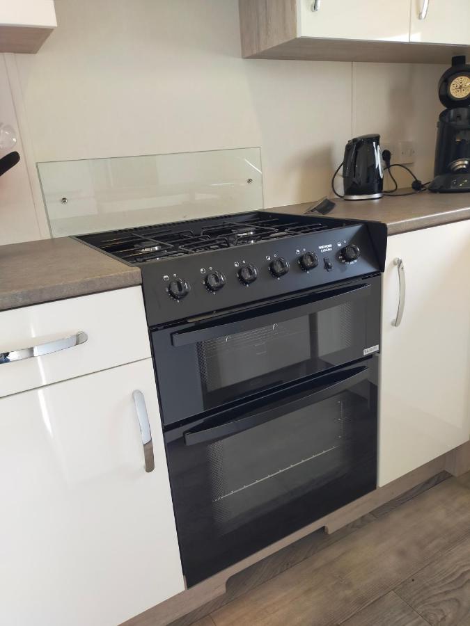 Bj Chalets - De Rug 1 - Vakantiepark Lauwersoog - Luxe Chalet Met Vaatwasser! Vroege Incheck! Eksteriør billede
