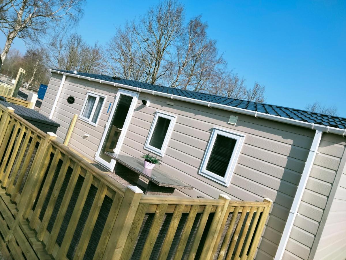 Bj Chalets - De Rug 1 - Vakantiepark Lauwersoog - Luxe Chalet Met Vaatwasser! Vroege Incheck! Eksteriør billede