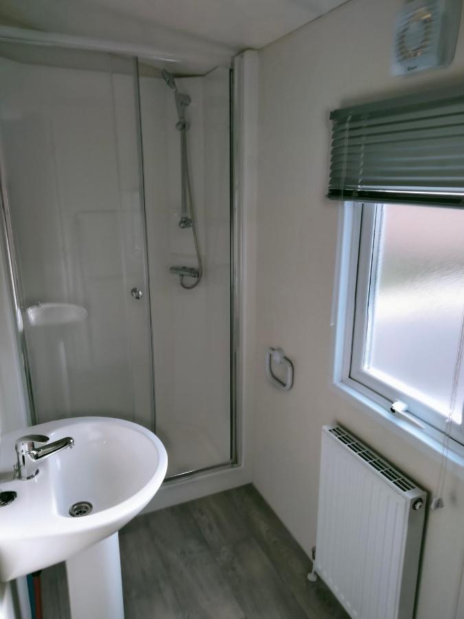 Bj Chalets - De Rug 1 - Vakantiepark Lauwersoog - Luxe Chalet Met Vaatwasser! Vroege Incheck! Eksteriør billede
